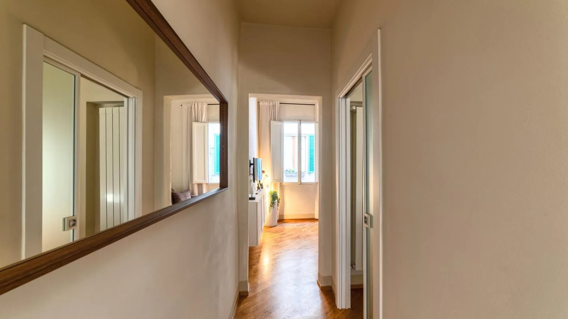 Loggia 17 Central Apt Florence Italy